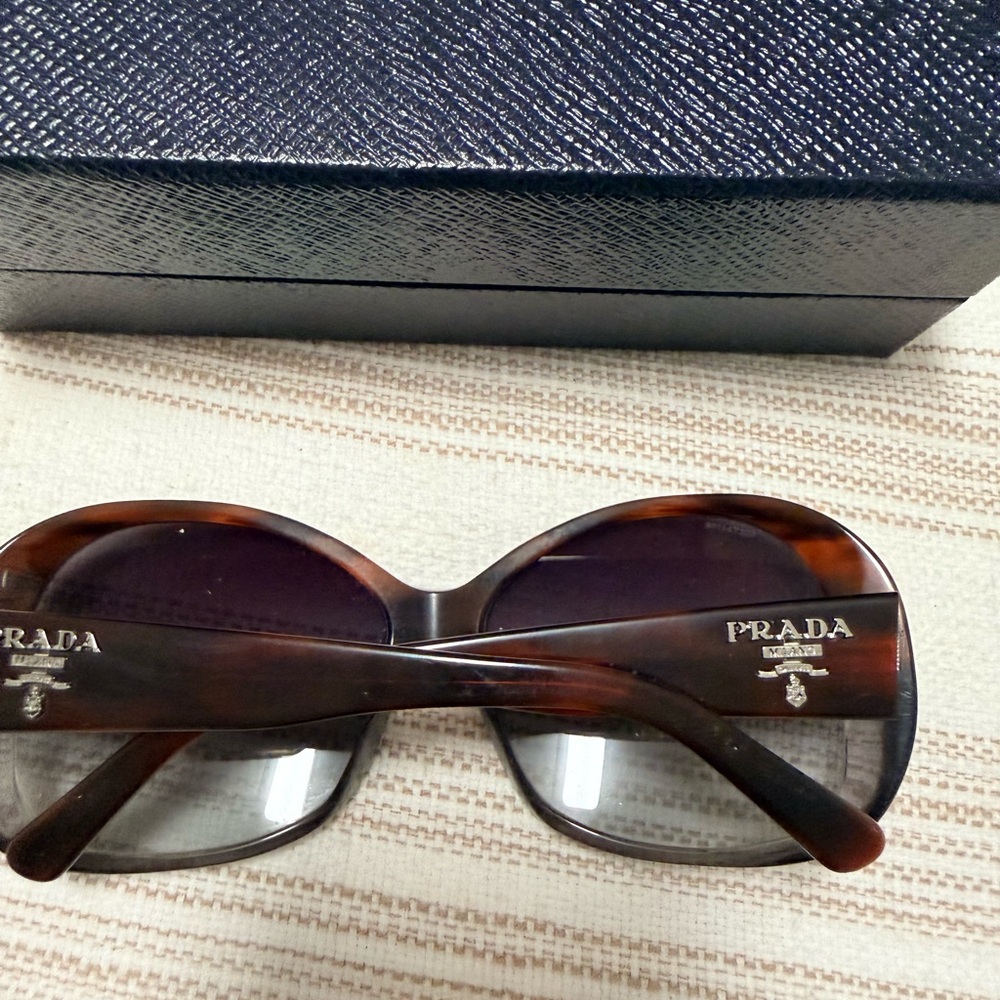 Prada Brown Tortoiseshell Oversized Gradient Sung… - image 2